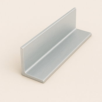 Уголок алюминиевый прессованный бульбообразный 40х30х2 мм Д1 ГОСТ 13617-97 в наличии в Калининграде